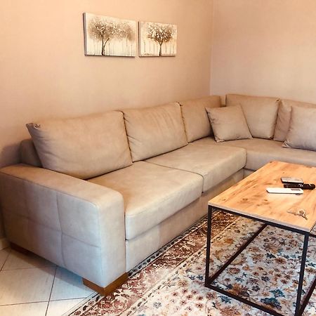 Qemal Stafa Apartment Tirana Esterno foto